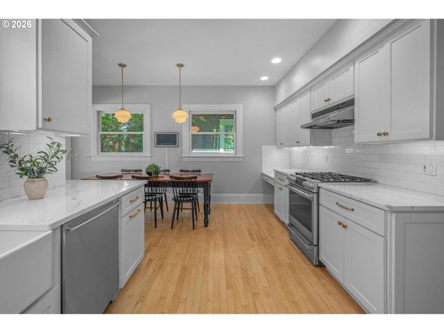 2343 Ne 27TH Ave, Portland, OR 97212