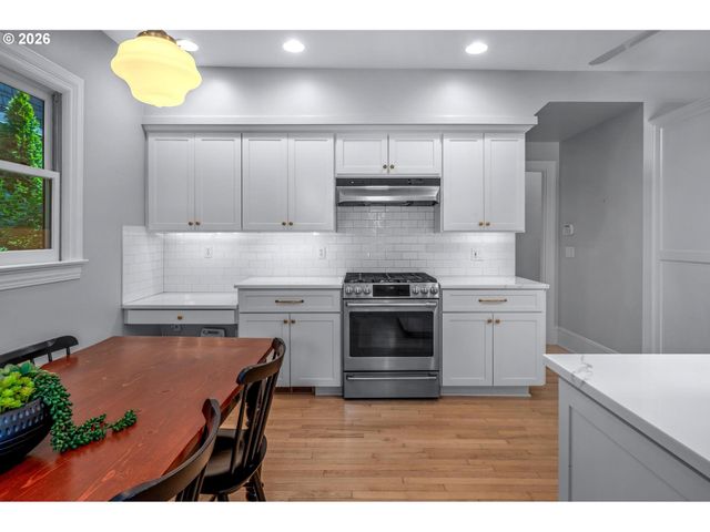2343 Ne 27TH Ave, Portland, OR 97212
