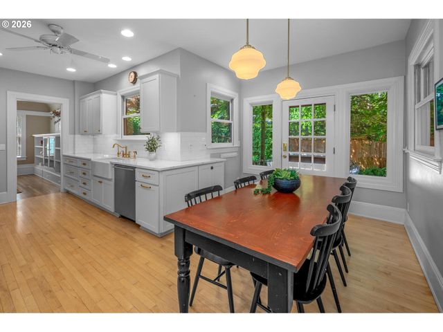 2343 Ne 27TH Ave, Portland, OR 97212