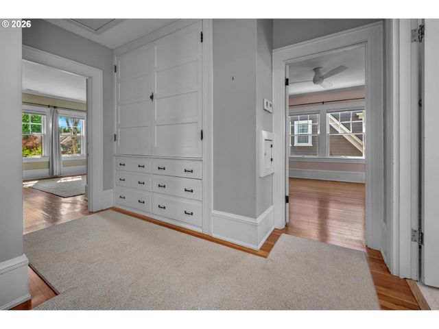 2343 Ne 27TH Ave, Portland, OR 97212