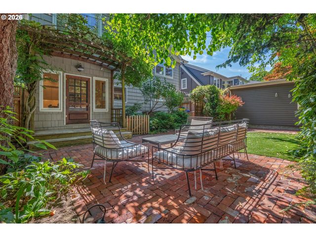 2343 Ne 27TH Ave, Portland, OR 97212