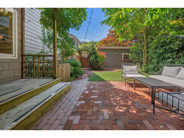 2343 Ne 27TH Ave, Portland, OR 97212