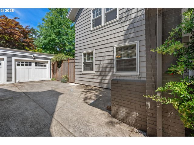 2343 Ne 27TH Ave, Portland, OR 97212