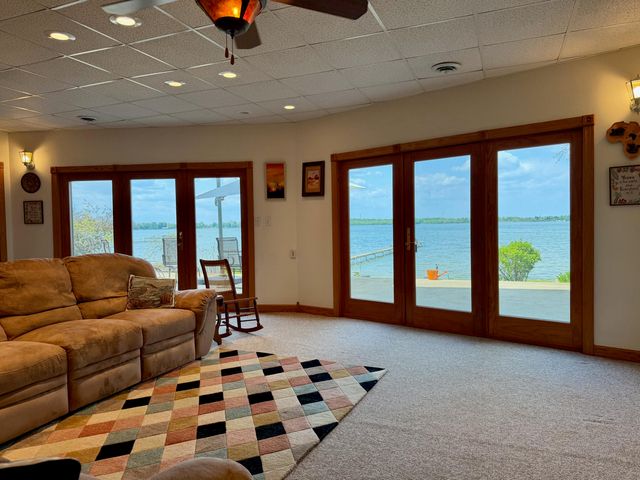 6353 S State Road 10, Knox, IN 46534