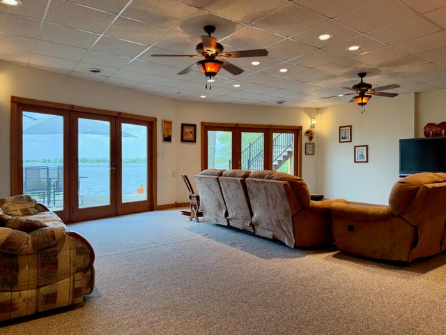 6353 S State Road 10, Knox, IN 46534