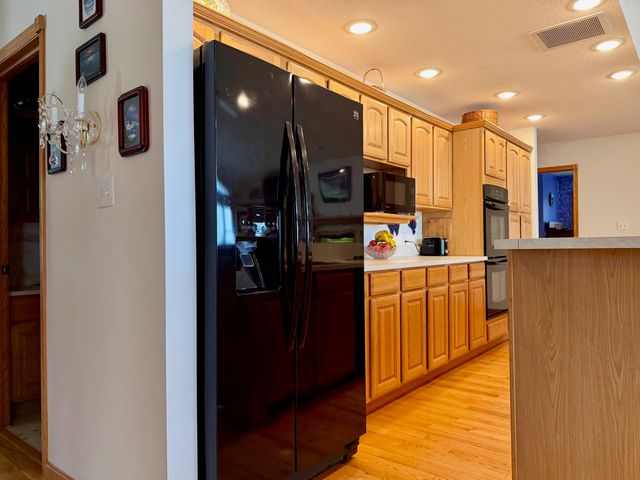 6353 S State Road 10, Knox, IN 46534
