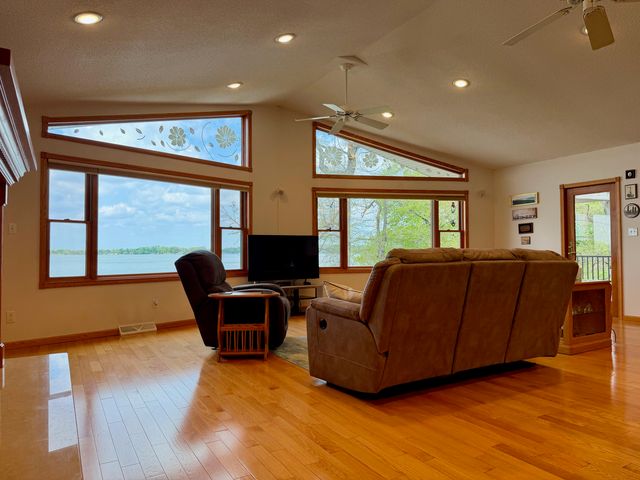 6353 S State Road 10, Knox, IN 46534