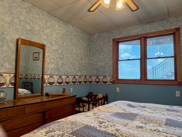 6353 S State Road 10, Knox, IN 46534
