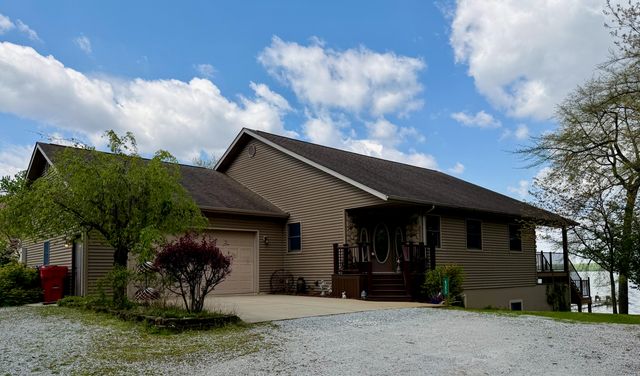 6353 S State Road 10, Knox, IN 46534