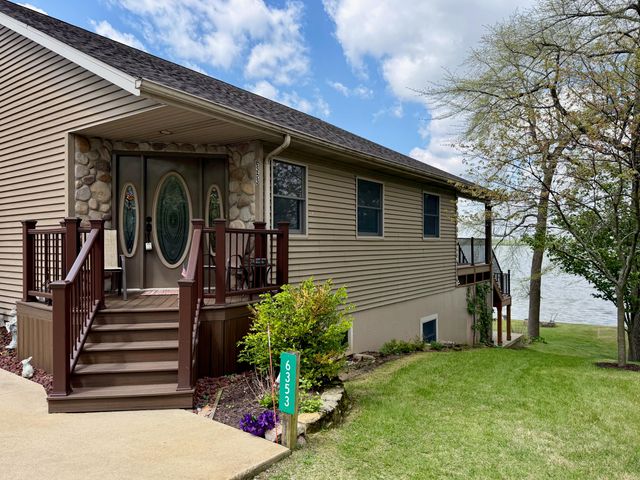 6353 S State Road 10, Knox, IN 46534