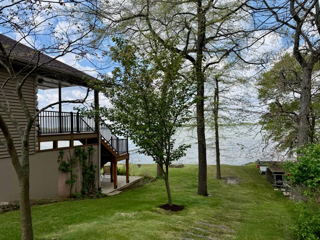 6353 S State Road 10, Knox, IN 46534