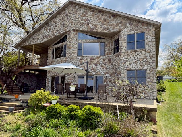 6353 S State Road 10, Knox, IN 46534