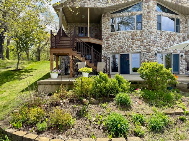 6353 S State Road 10, Knox, IN 46534