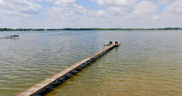 6353 S State Road 10, Knox, IN 46534