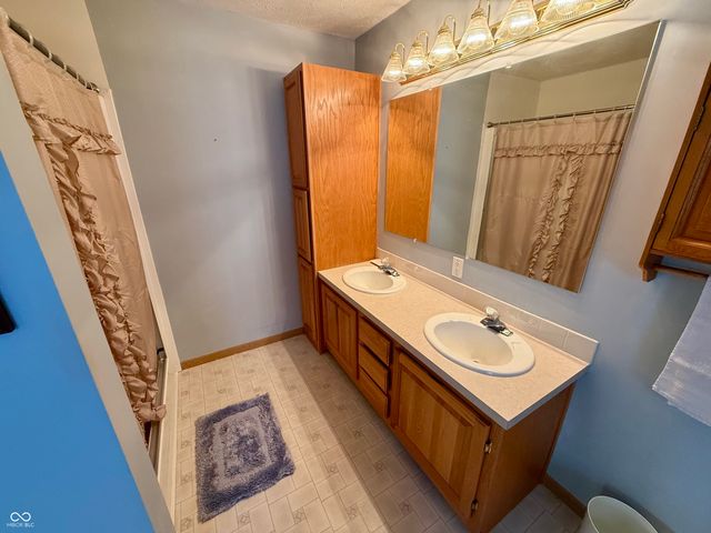 1260 Oriole Lane, Richmond, IN 47374