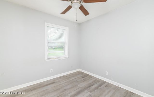 12420 Somerset Dr, Louisville, KY 40229