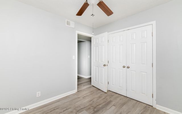 12420 Somerset Dr, Louisville, KY 40229