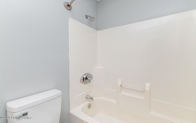 12420 Somerset Dr, Louisville, KY 40229
