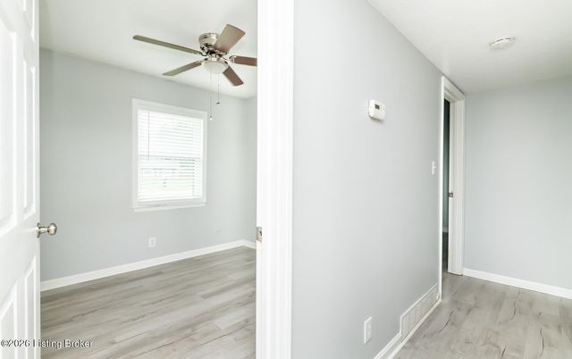 12420 Somerset Dr, Louisville, KY 40229