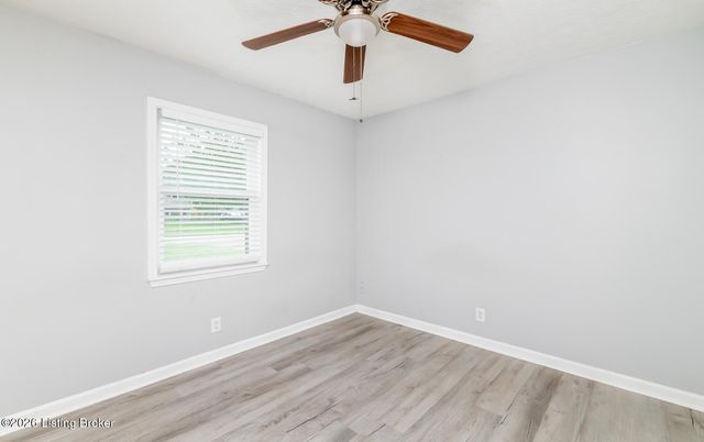 12420 Somerset Dr, Louisville, KY 40229