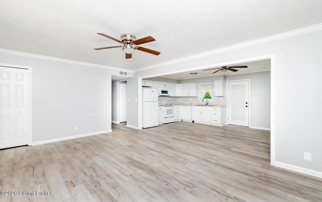 12420 Somerset Dr, Louisville, KY 40229