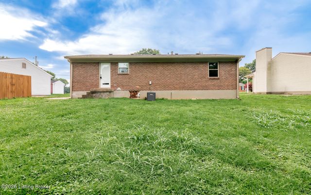 12420 Somerset Dr, Louisville, KY 40229