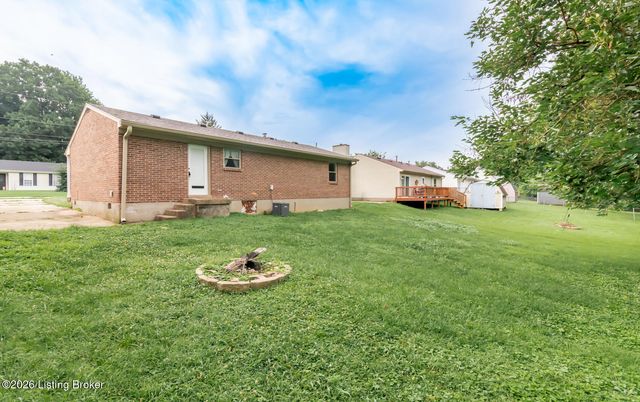 12420 Somerset Dr, Louisville, KY 40229