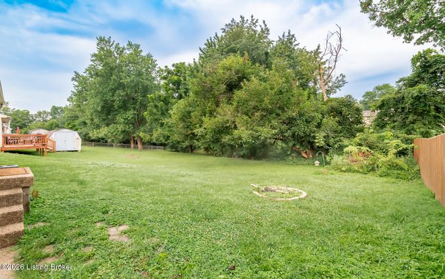 12420 Somerset Dr, Louisville, KY 40229