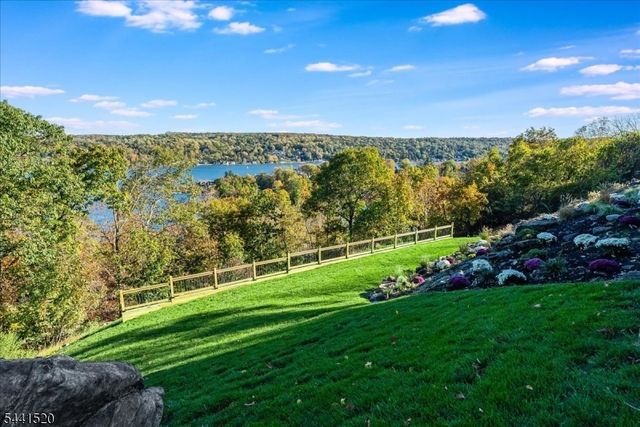 56 Crestwood Trl, Sparta Twp., NJ 07871