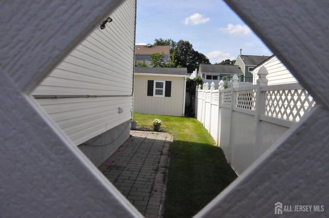 9 FLORENCE Drive, Parlin, NJ 08859