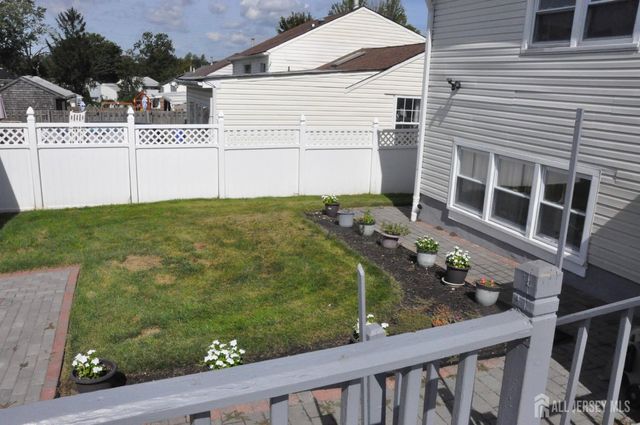 9 FLORENCE Drive, Parlin, NJ 08859