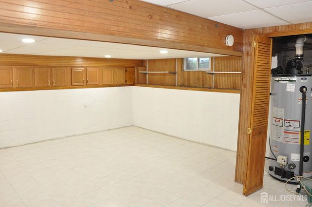 9 FLORENCE Drive, Parlin, NJ 08859