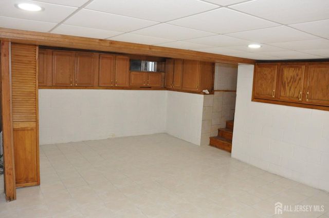 9 FLORENCE Drive, Parlin, NJ 08859