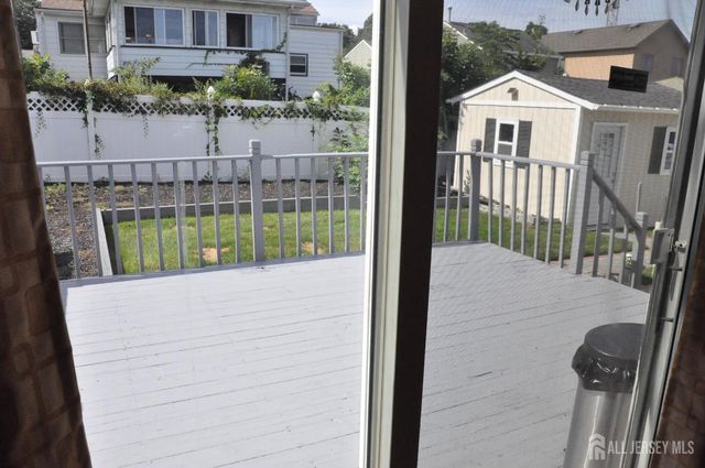 9 FLORENCE Drive, Parlin, NJ 08859