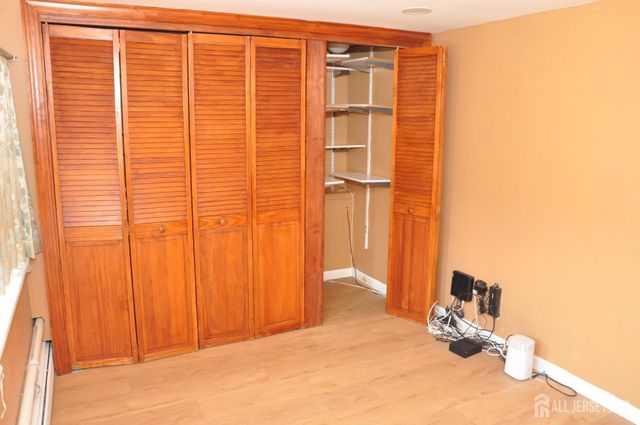 9 FLORENCE Drive, Parlin, NJ 08859