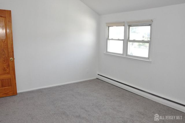 9 FLORENCE Drive, Parlin, NJ 08859