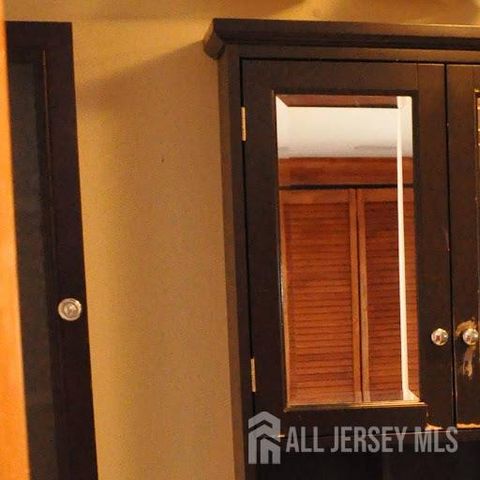 9 FLORENCE Drive, Parlin, NJ 08859
