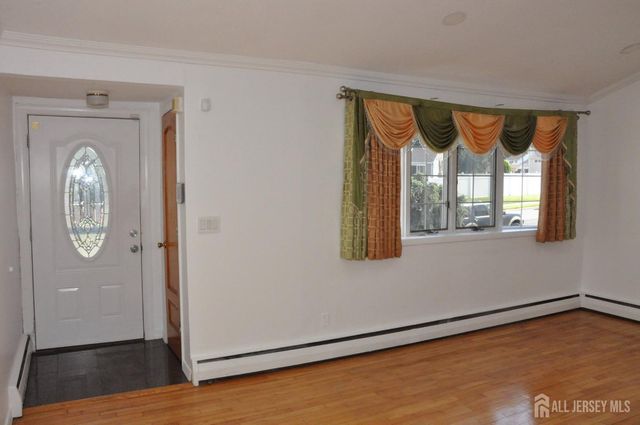 9 FLORENCE Drive, Parlin, NJ 08859