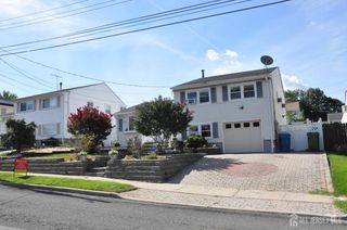 9 FLORENCE Drive, Parlin, NJ 08859
