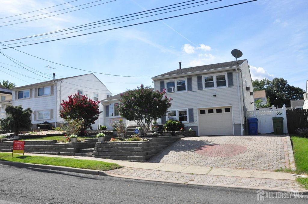 9 FLORENCE Drive, Parlin, NJ 08859