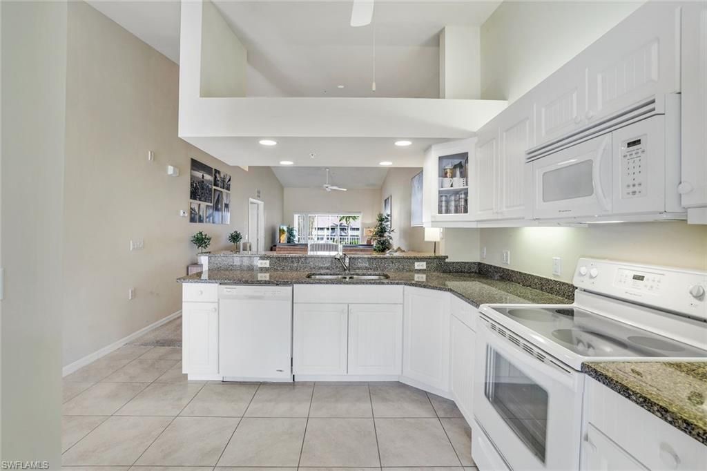 2373 Hidden Lake CT 8110, NAPLES, FL 34112 — exterior