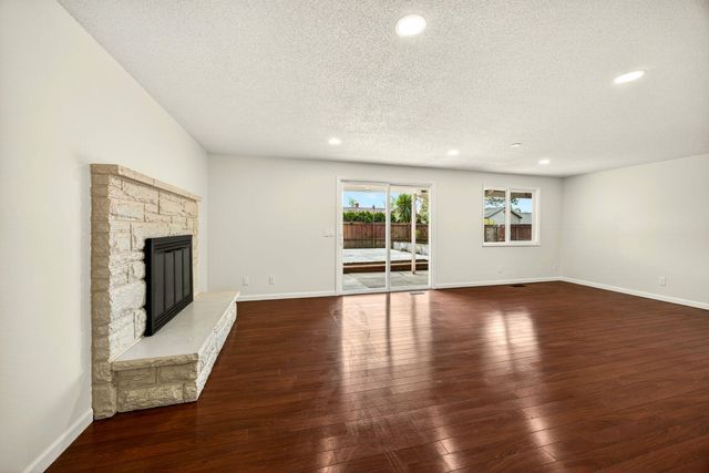 1680 Brookhurst Street, Medford, OR 97504