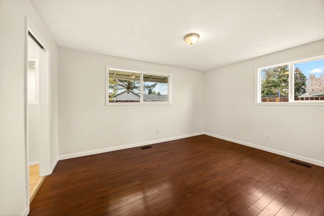 1680 Brookhurst Street, Medford, OR 97504