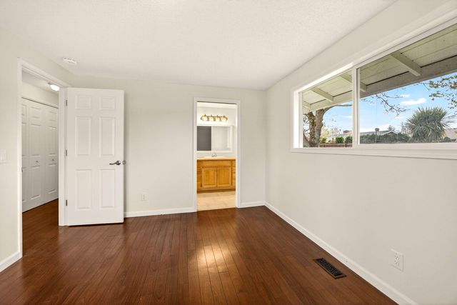 1680 Brookhurst Street, Medford, OR 97504