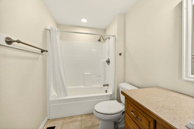 1680 Brookhurst Street, Medford, OR 97504