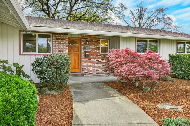 1680 Brookhurst Street, Medford, OR 97504