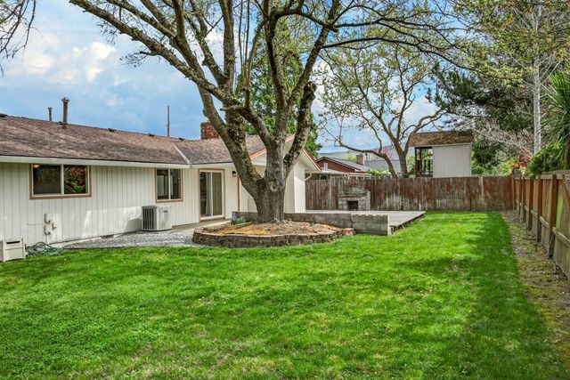 1680 Brookhurst Street, Medford, OR 97504