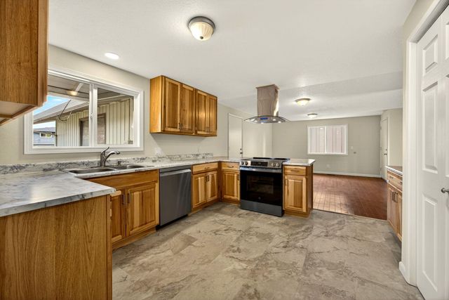 1680 Brookhurst Street, Medford, OR 97504