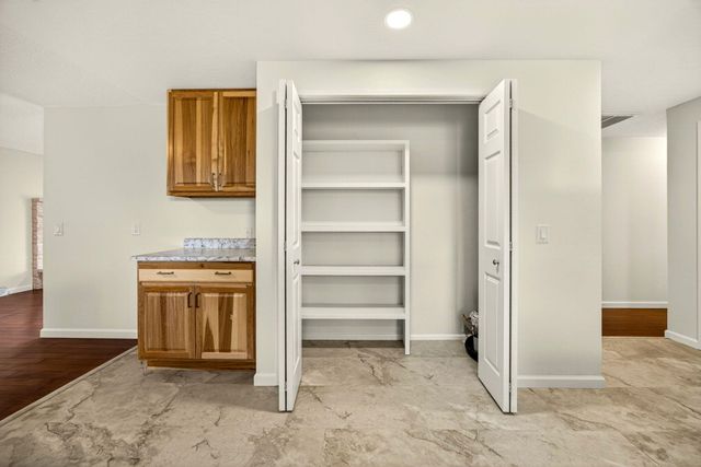 1680 Brookhurst Street, Medford, OR 97504