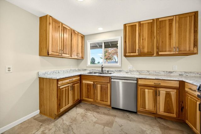 1680 Brookhurst Street, Medford, OR 97504